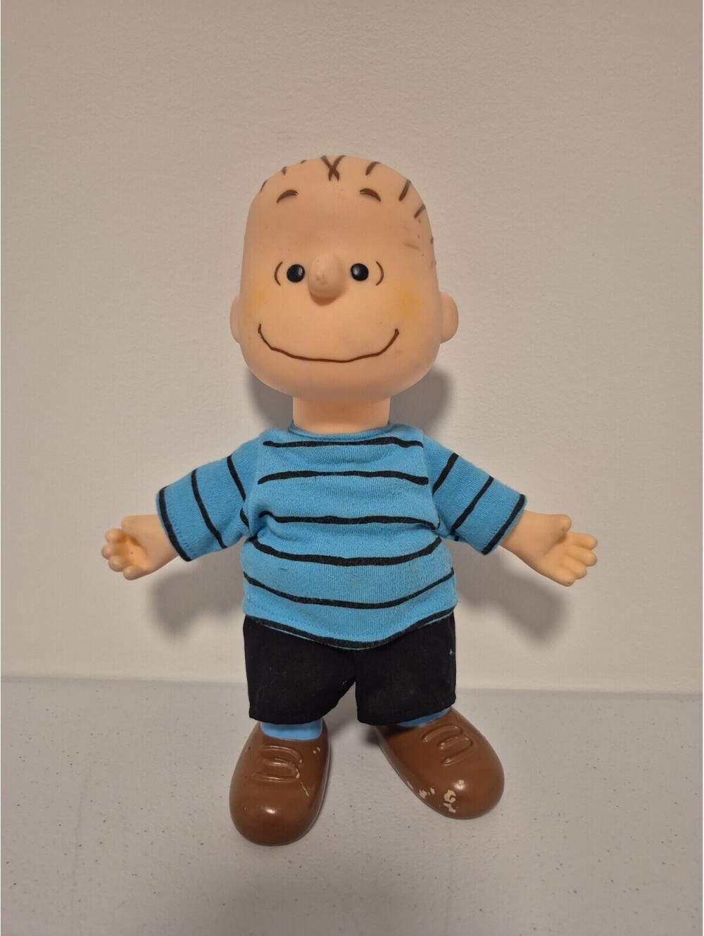 VINTAGE Peanuts Applause Linus 10" Doll Cloth & Vinyl 1952 Blue Stripes Shirt